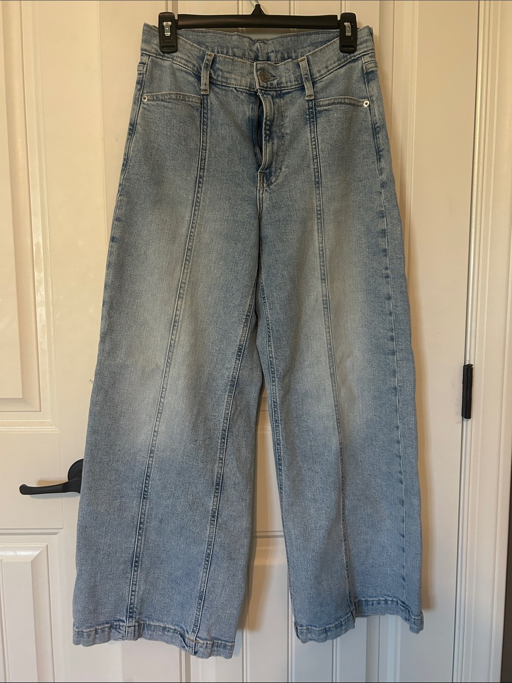 Women’s Gap 27 petite wide leg jean